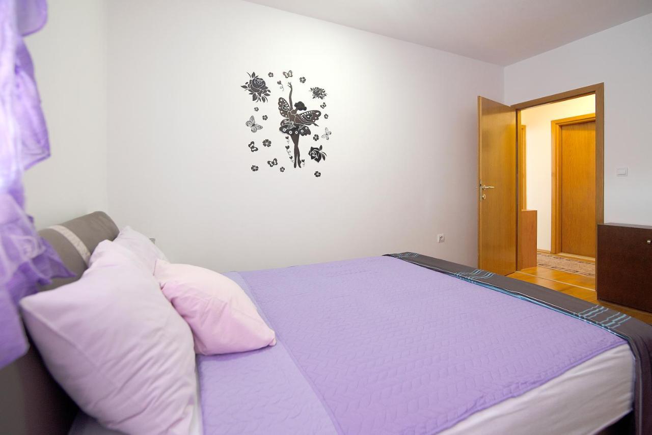 Lungo Mare Apartment With Terrace Pula Ngoại thất bức ảnh