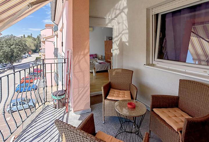 Lungo Mare Apartment With Terrace Pula Ngoại thất bức ảnh